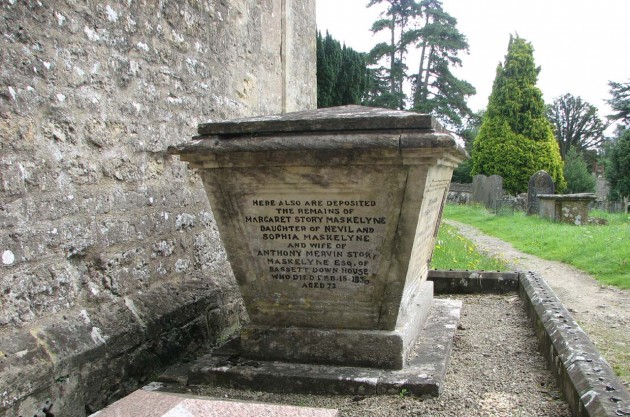 Maskelyne Tomb_4