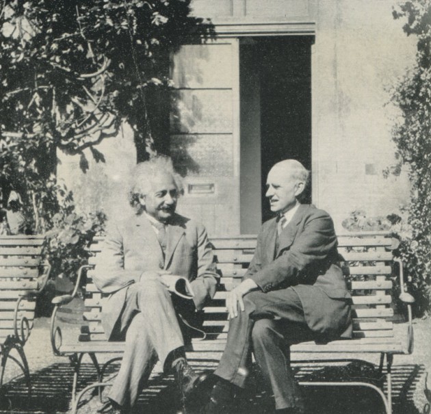 Eddinton & Einstein, Cambridge (1930).crop